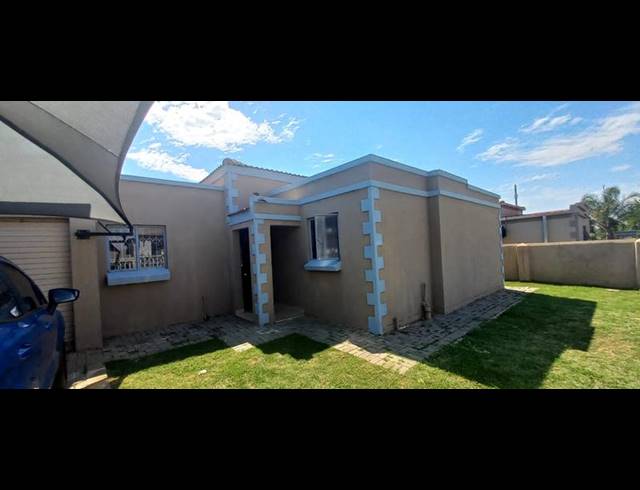 2 BEDROOM HOUSE FOR SALE IN HEATHERVIEW